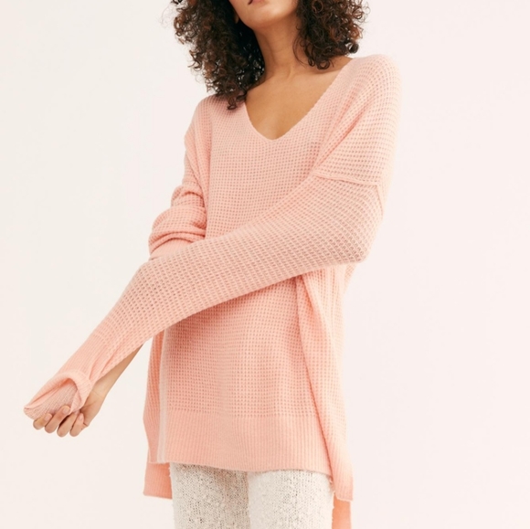Free People C.O.M.F.Y Oversized Pink Sweater - Picture 1 of 8